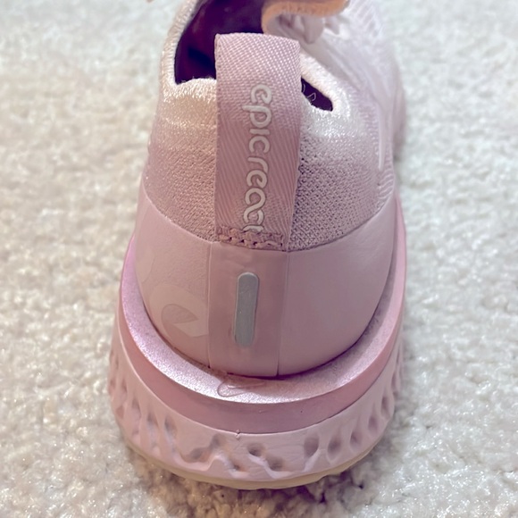 Practically New ✨ RARE Nike Women Epic React Flynet Pearl Pink Sneaker Size 6.5 - Picture 4 of 6
